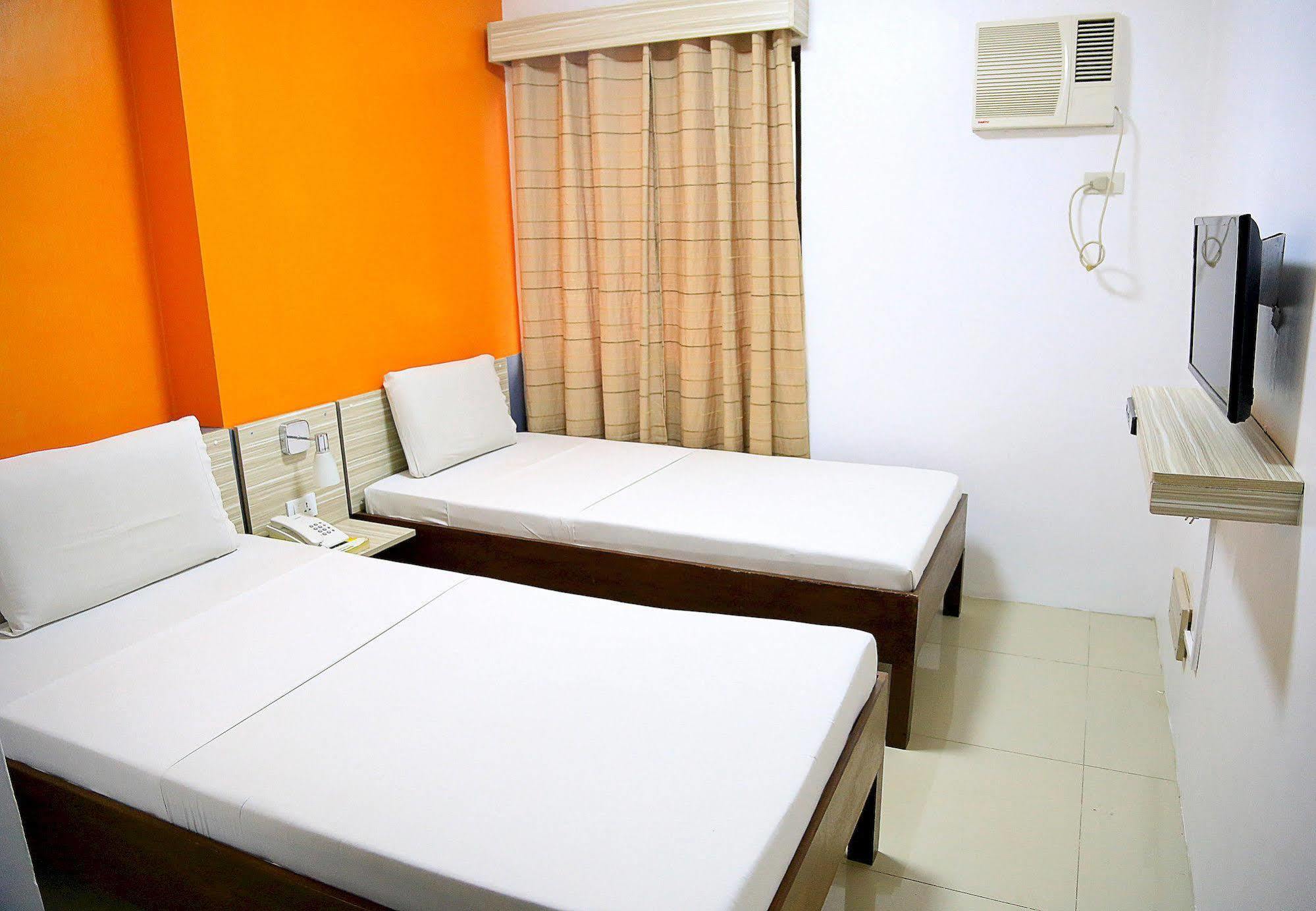 Travelbee Business Inn Cebu Bagian luar foto